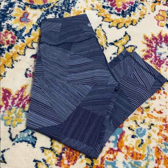 lululemon athletica Pants - Lululemon Crop Legging